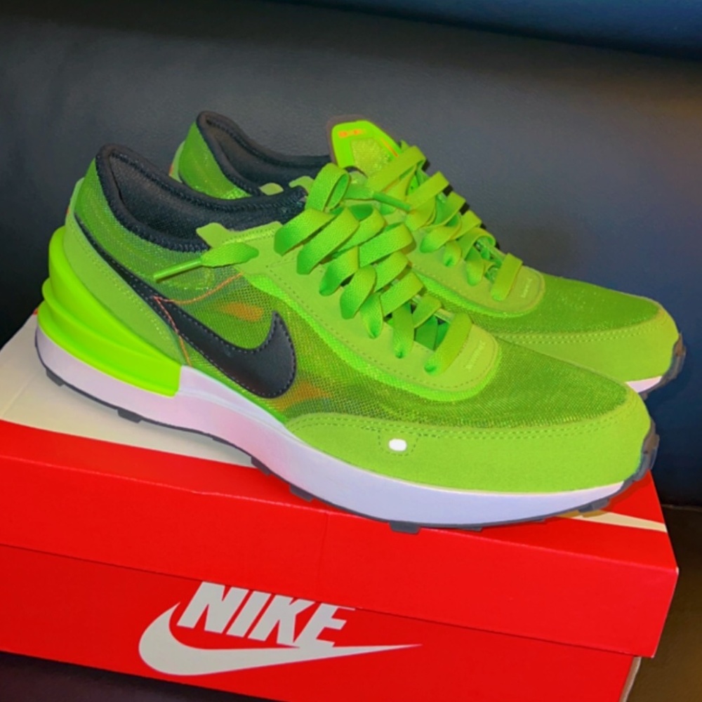 Nike waffle green
